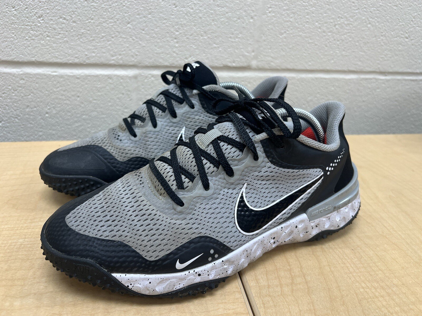 Nike Alpha Huarache Elite 3 Mens Size 8 Gray Athletic Shoes Sneakers CK0748-011