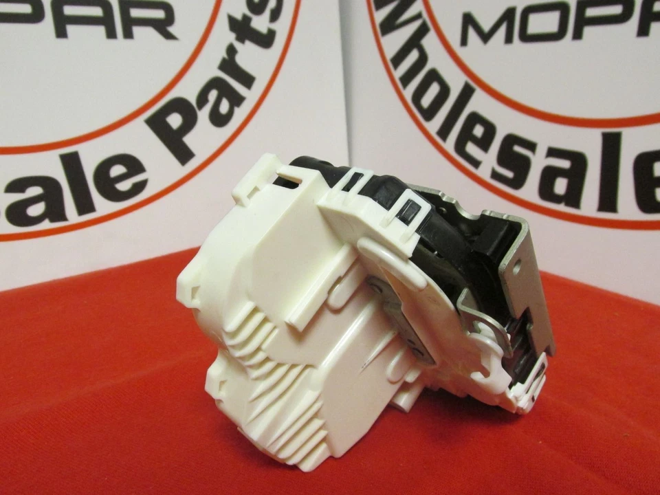 Pestillo y actuador de puerta de pasajero delantero derecho Dodge Chrysler NUEVO OEM MOPAR Foto 3 de 4