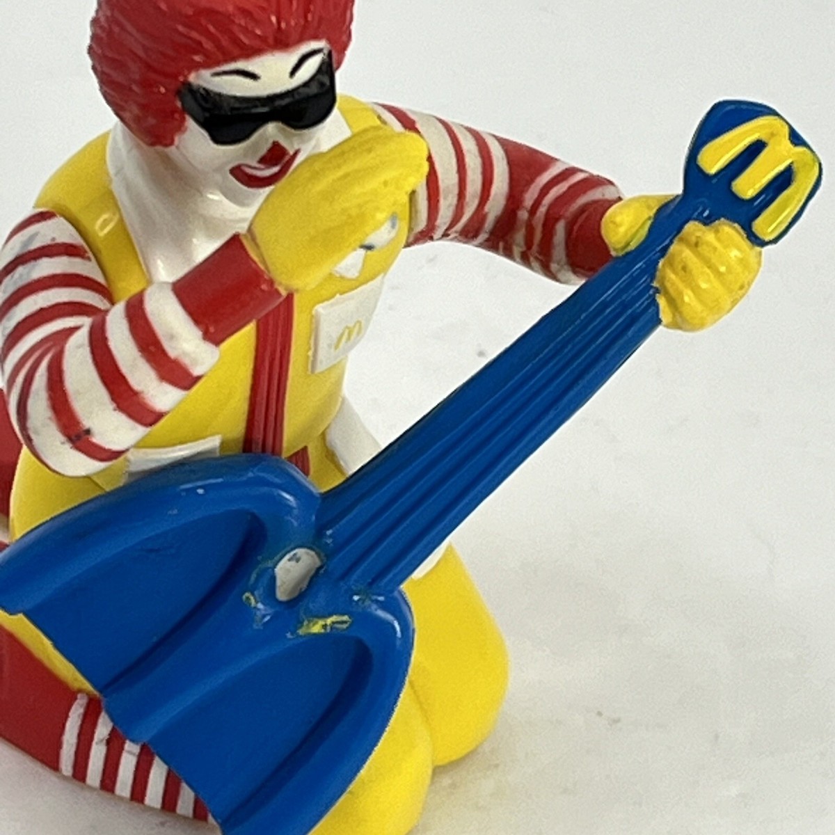 McDonald マックドゥードゥル　バンド Vintage1993 McDonald's Happy Meal Ronald McDonald w/ Guitar