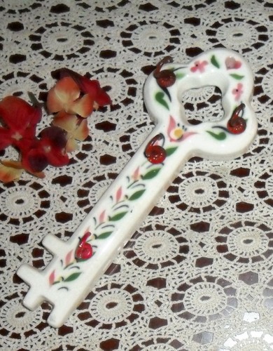 VINTAGE DECORATIVE CHIC KEY HOLDER HAND PAINTED PORCELAIN SHABBY COTTAGE - 第 2/7 張圖片