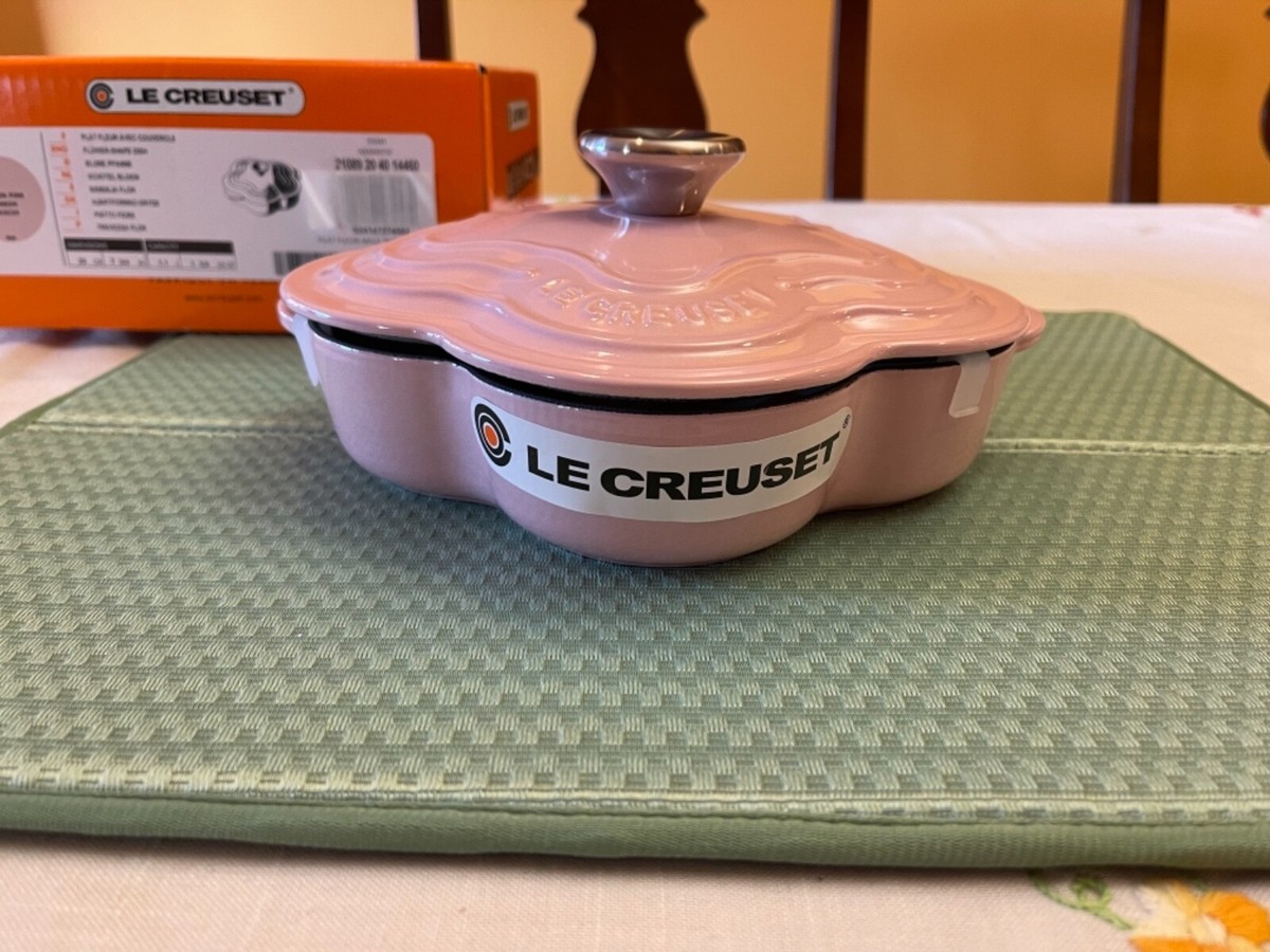 Le Creuset Flower shallow cocotte cast iron French oven