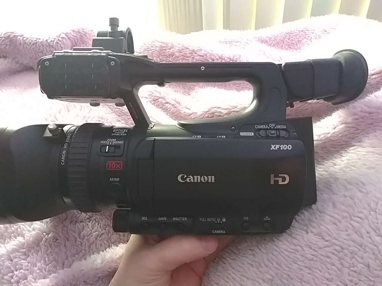 Canon XF100 HD Professional Camcorder +charger/mains,battery,CF card