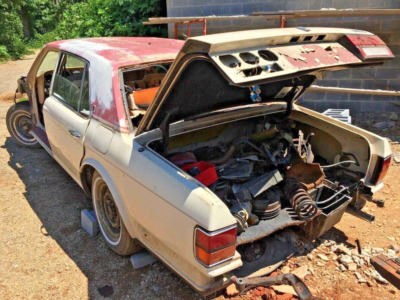 BENTLEY TURBO MULSANNE, EIGHT PAS JAR. WORLDS LARGEST ROLLS ROYCE SPUR INVENTORY