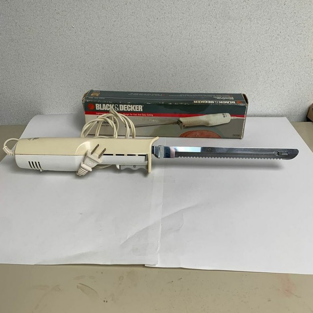 Slim Grip Electric Carving Knife Black and Decker Model EK100 Mid 1990s