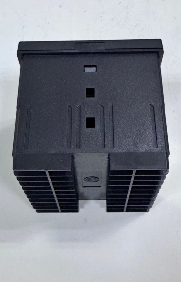 Vertex VD2604 Temperature Controller | Thermocouple Input | Relay Output - Image 4 of 4