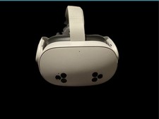  White Meta Quest VR Headset 3 Used With Box.