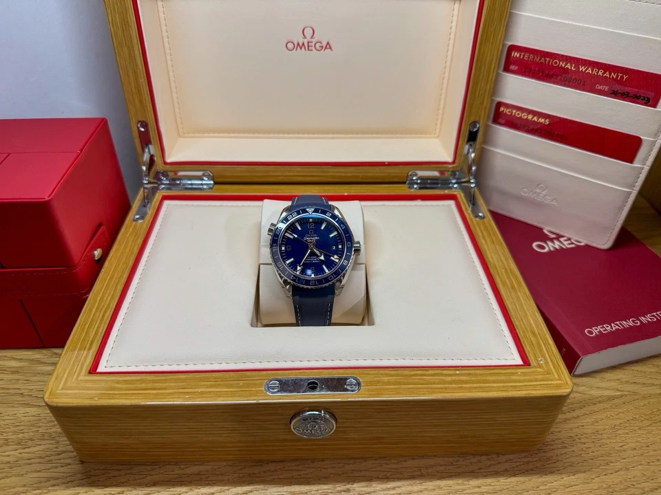 2023 OMEGA Seamaster Planet Ocean Blue Titanium GMT 232.30.44.22.03.001 - Image 4 of 4