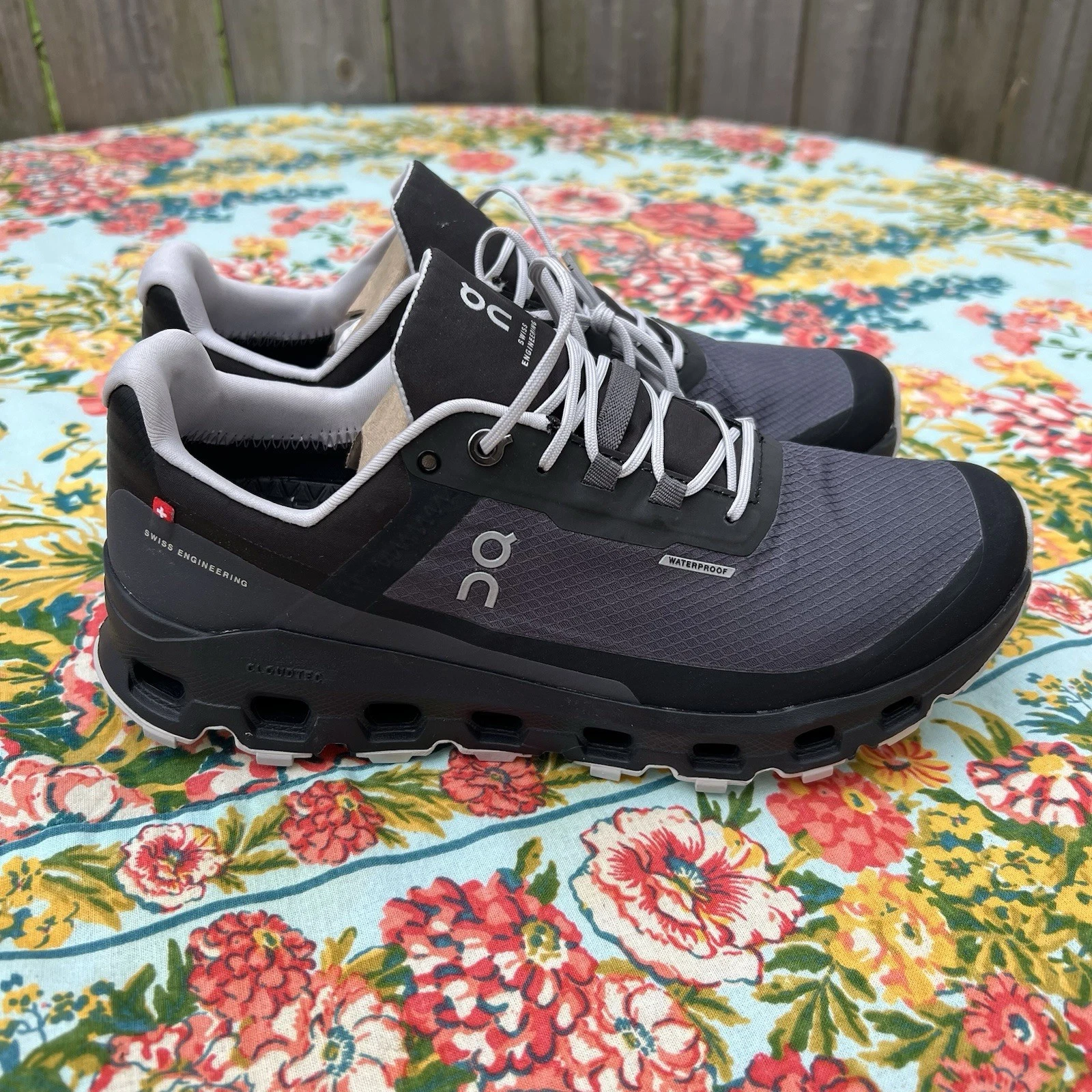 On Running Cloudvista Waterproof Womens 8.5 EU 40 Trail Running Shoes Black Gray