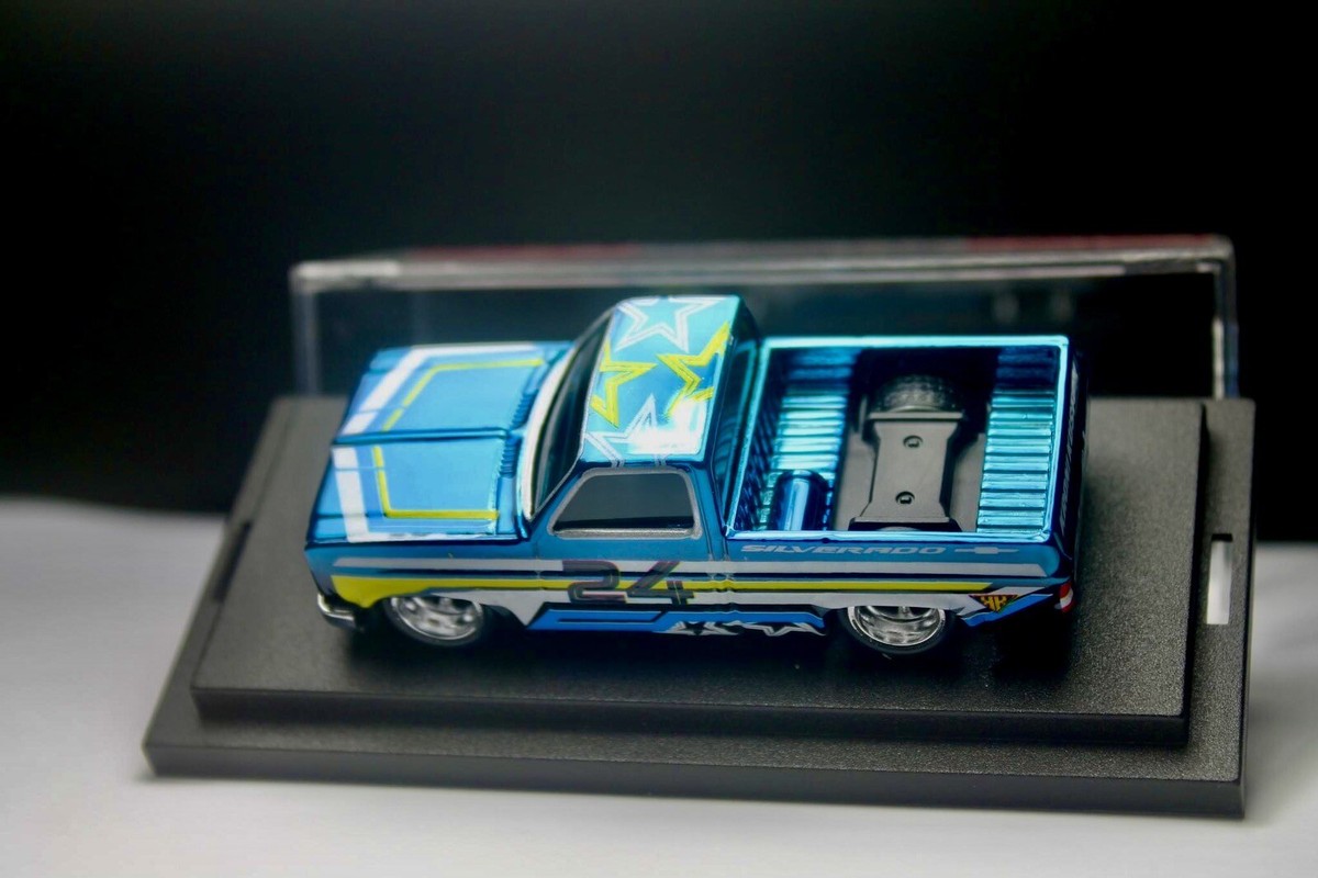 Hot Wheels 83 Silverado Pickup Spectraflame Blue Custom Happy New