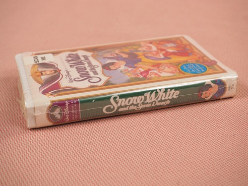 Walt Disney's Snow White and the Seven Dwarfs Masterpiece Collection VHS SEALED - Picture 8 of 8