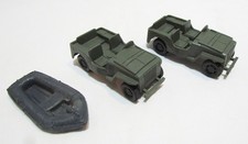 MARX BATTLEGROUND PLAYSET VINTAGE ARMY JEEP PAIR SMALL RAFT GREEN 54mm