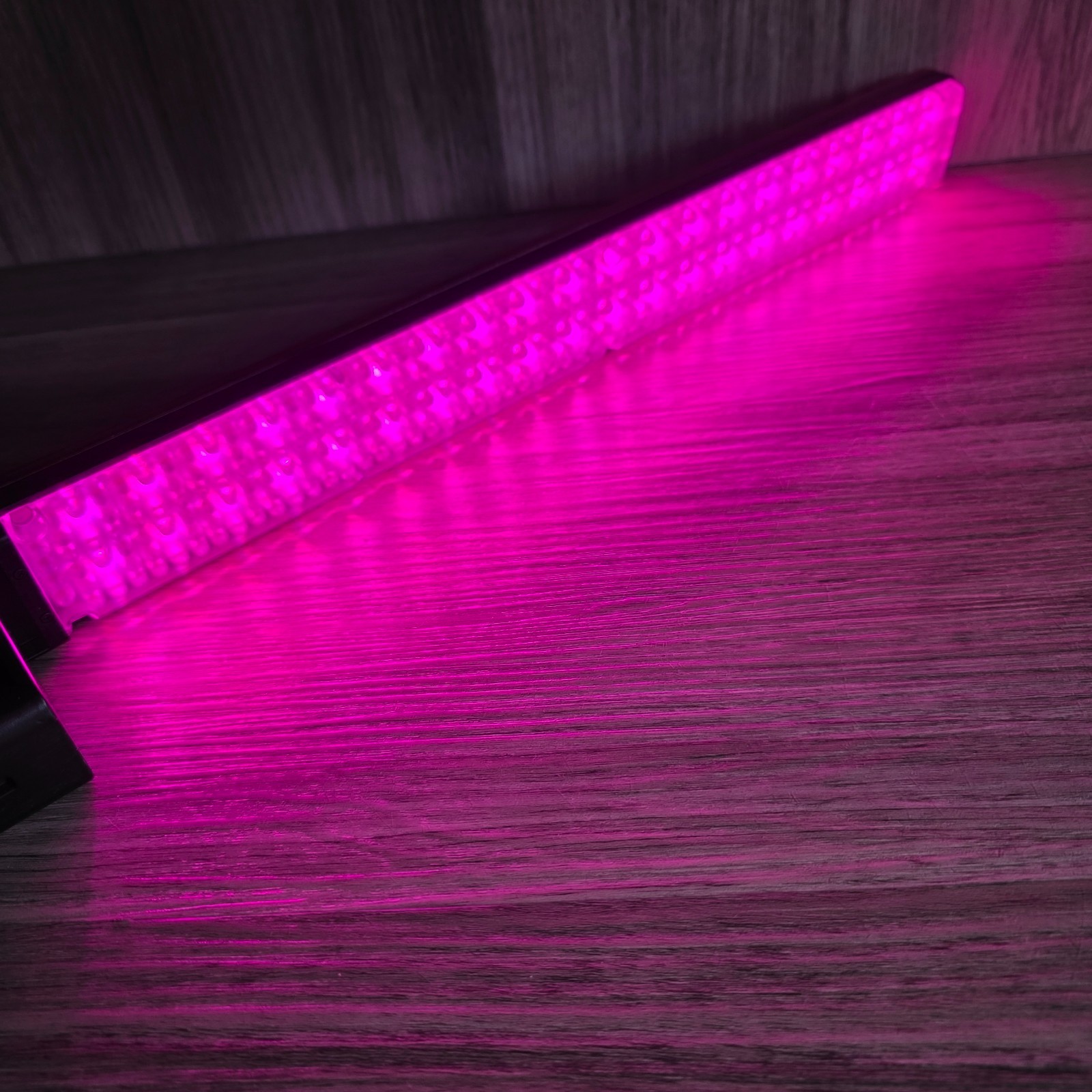 Yongnuo YN360 RGB LED Video Light Wand Handheld Light Stick With Battery/Charger