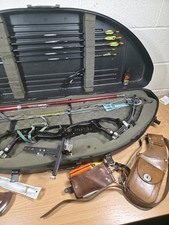 Hoyt Compound Bow pro series elite 50-60lbs full set up left hand. Black 