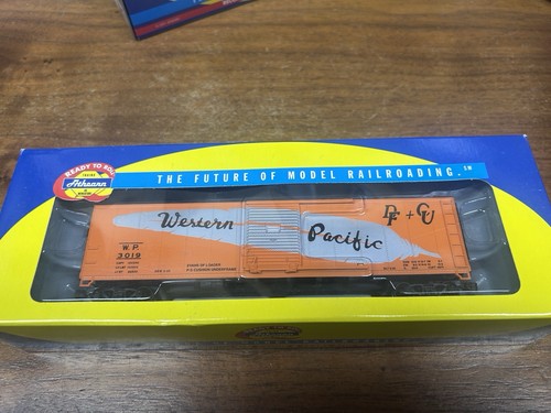Coche de carga Athearn 7072 listo para rodar escala HO Pacífico occidental 50’ WP #3019 pluma | Condition: New