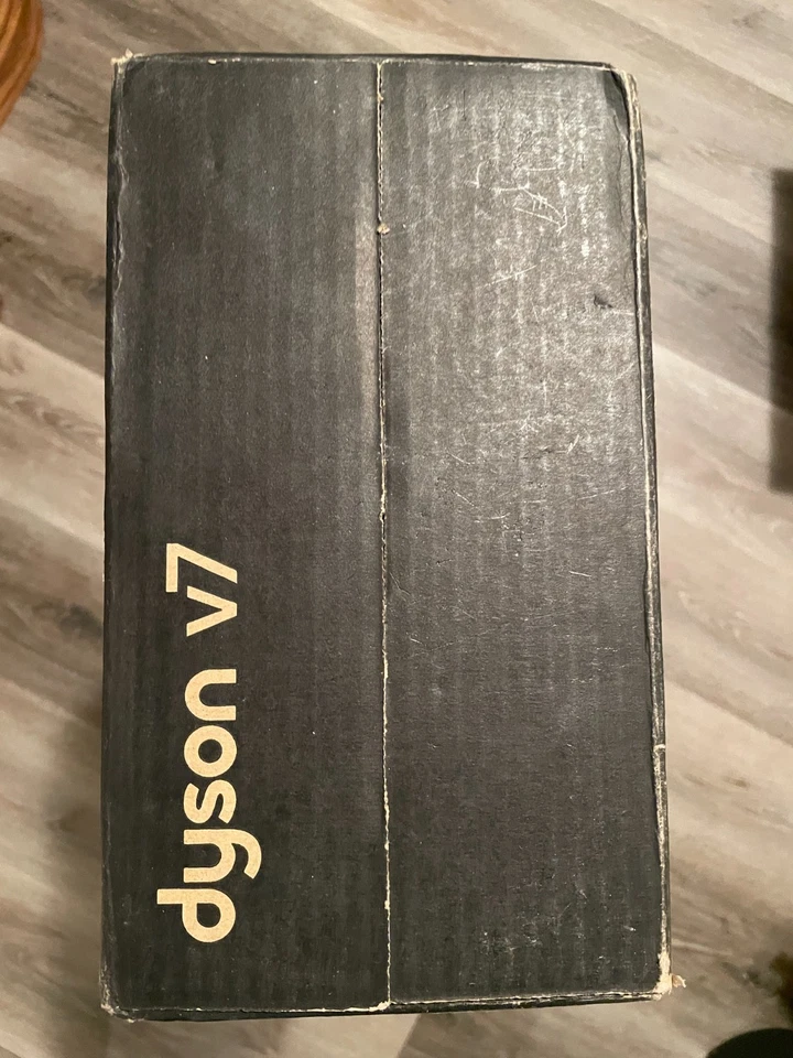 Dyson V7 Allergy White HEPA Stick Vacuum Cleaner - Image 2 of 4