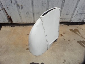 PIPER PA23 250 AZTEC, AFT TAIL.