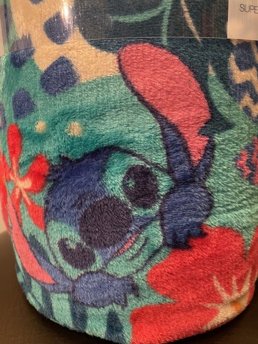 Disney ALOHA STITCH Hawaiian Oversized Plush 5x6' THROW BLANKET The Big One NEW! - Picture 8 of 8
