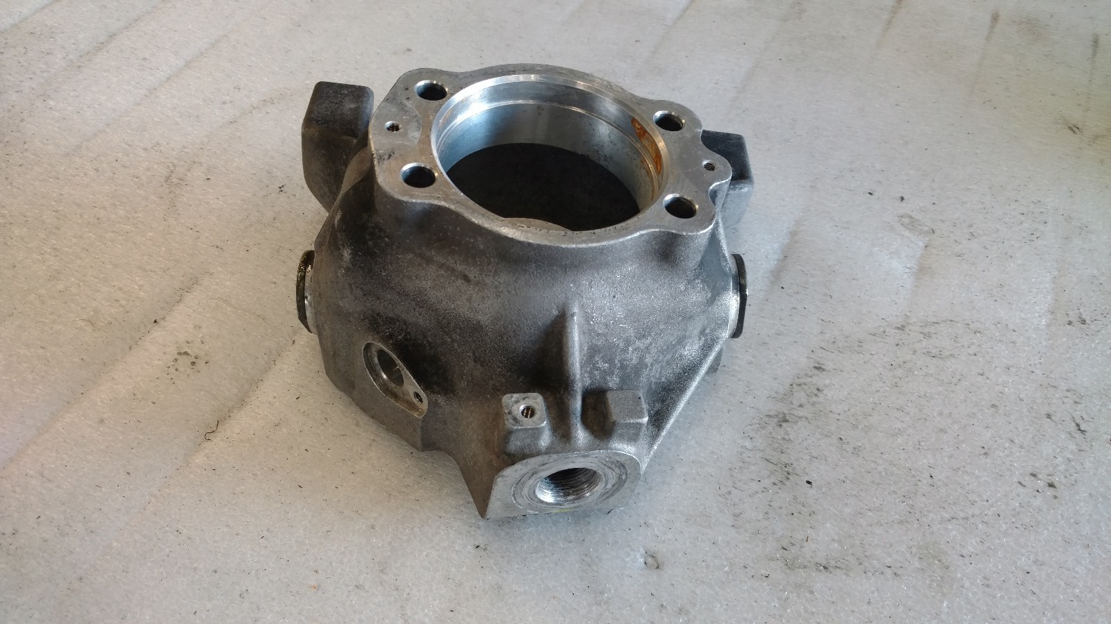 LAMBORGHINI MURCIELAGO LP640 LH FRONT WHEEL HUB ASSEMBLY CERAMIC OEM 410407257A