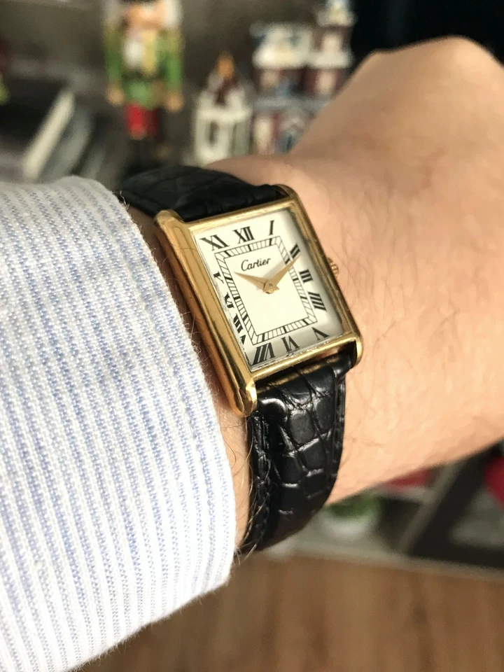 TANQUE CARTIER VINTAGE AÑOS 70 PRE-IMPRESCINDIBLE 23MM CABALLEROS CHAPADO EN ORO 18K CUERDA MANUAL REPARADO Foto 3 de 4