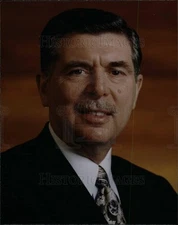 1998 Press Photo Alex Trotman Ford Motor Company - dfpd33643