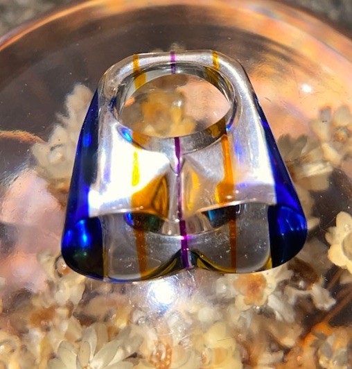 Retro Infinity Big Bold Lucite Ring!!! - image 11