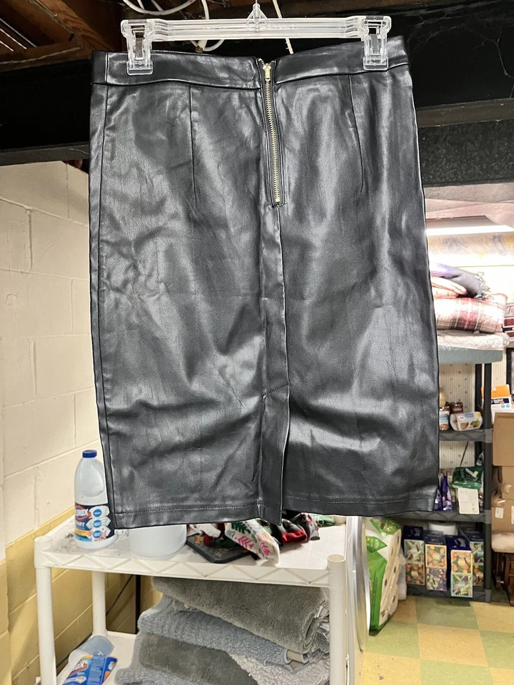 Falda lápiz Guess negra de imitación de cuero talla pequeña Foto 2 de 4