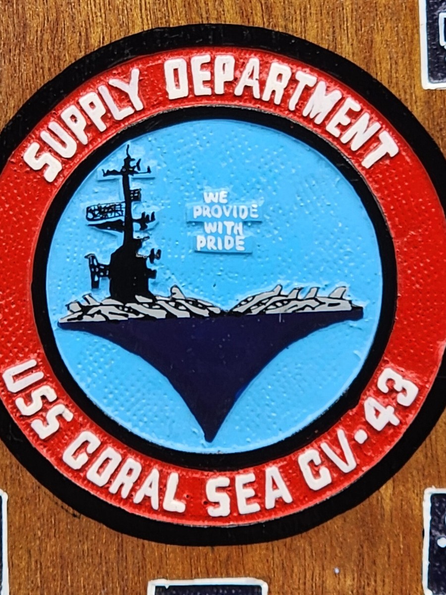 CV-43 木製プレート Capt. Hittman VINTAGE CARVED WOOD US NAVY U.S.S CORAL SEA CV-43 SUPPLY