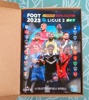 Coffret complet Panini Ligue 2 BKT 2022-23 (FOOT 2023). Neuf. Digital Collection - Photo 1/4