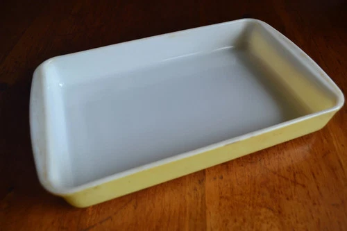 Vintage Pyrex Yellow Casserole Baking Dish 2 Quart