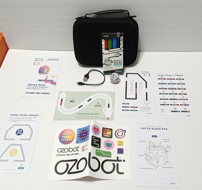 Ozobot Evo Starter Kit + Carrying Case + Extra Crawler Add-On (Pink)