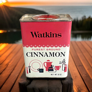 Vintage MCM Watkins 6 oz CINNAMON Spice Tin -- UNUSED UNOPENED