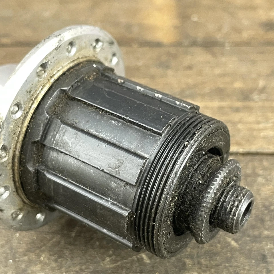 Vintage Shimano Dura-Ace Rear Hub Japan Uniglide 7s 28t Road Bike 7 Speed - Image 3 of 4