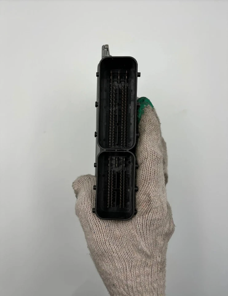 BMW 1 3 5 E60 E61 E81 E87 E90 E91 N43 ECU Engine Control Unit DME MSD812 7599881 - Image 4 of 4