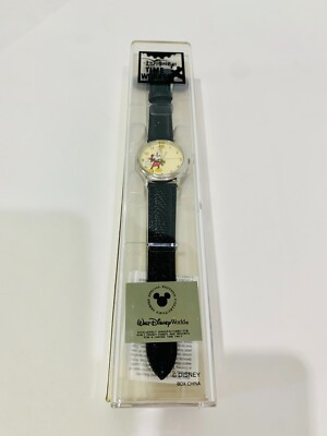 Special Edition Mickey Christmas Watch Vintage Disney MICKEY MOUSE Special Edition Collector main image 2