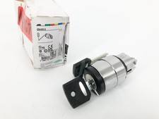 New Schneider Electric ZB4BG2 2-Position Selector Switch w/ Key