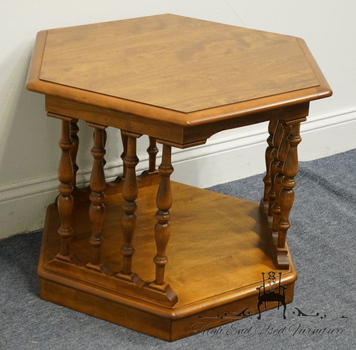 ETHAN ALLEN Heirloom Nutmeg Maple Hexagonal Accent End Table 10