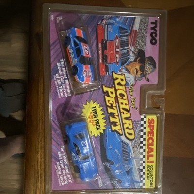 TYCO Richard Petty HP7 Twin Pack Special Collectors Edition Slot Cars MPN 6994