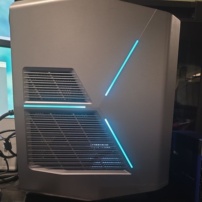  Alienware Aurora R8 Gaming Desktop PC Intel i7 9700k 32 GB 1TB SSD RTX 3080