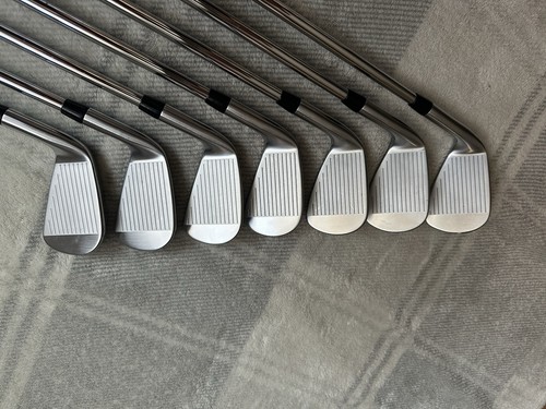 Titleist T100 Irons 2023 4-PW tour amt white Stiff Shafts - Picture 2 of 9