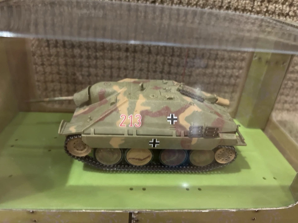 Ultimate Soldier 1:32 German Jagdpanzer Hetzer Tank Destroyer, No. 99415 - Image 2 of 4