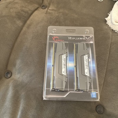 G.SKILL Ripjaws V Series 16GB (2 x 8GB) 288-Pin PC RAM DDR4 3200MHz CL16