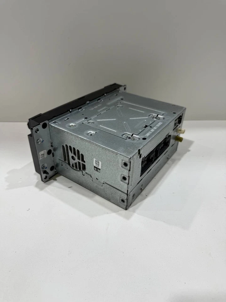 Chrysler 200 AM/FM 2012 CD/DVD MP3 navegación radio — OEM P68092001AE Foto 2 de 4