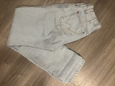 Women s Wrangler Light Wash Slim Fit Cowboy Cut Jeans, Size 9x32