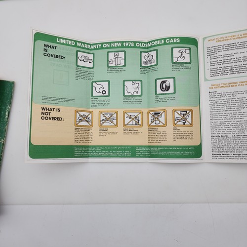 Lot of 7 Oldsmobile 1970s Owner's Manuals Mixed Condition, Extras - Picture 15 of 24