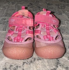 Oshkosh B'gosh young girls sandals,size 7 machine washable,comfort toe,dark pink