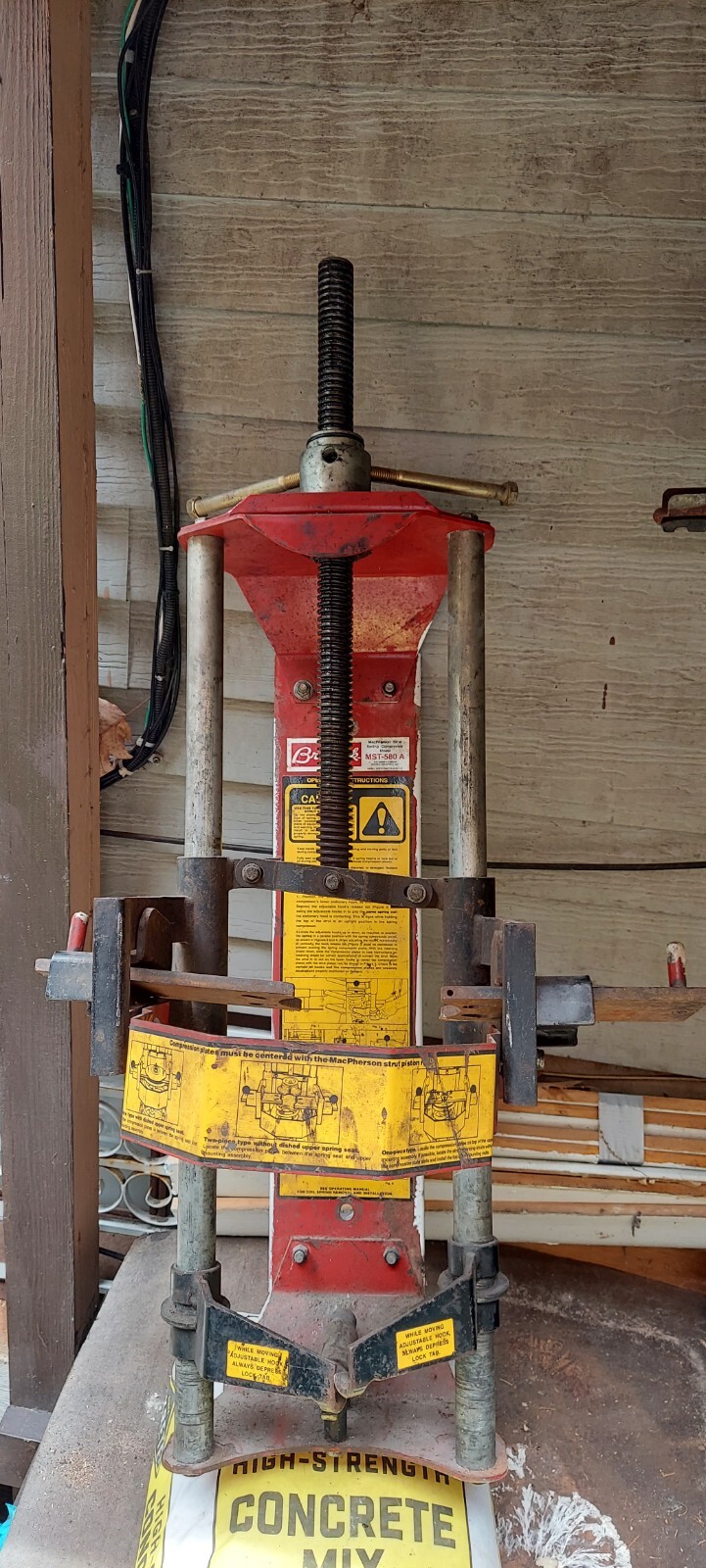 Branick MST-580-A Struit Spring Compressor