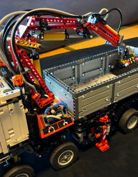 LEGO 42043 Technic Mercedes-Benz Arocs 3245 Claim Arm Power Functions ...