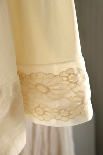 Vintage Vanity Fair Floral Lace Slip Size 42 XL - Picture 5 of 6