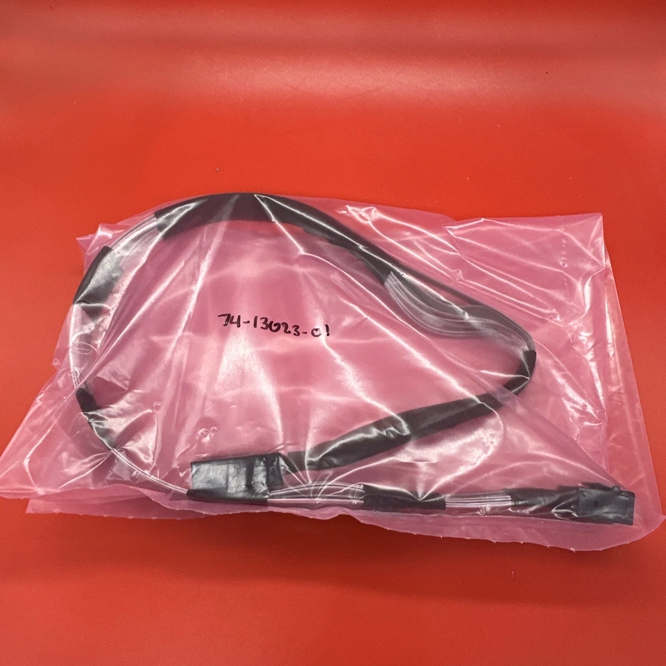 Cisco UCS 74-13023-01 A0 RHS72-0035 AX10 SAS Cable - Image 4 of 4