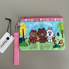 Lesportsac Lines  Friends Medium 1zipper Wristlet Pouch NWT